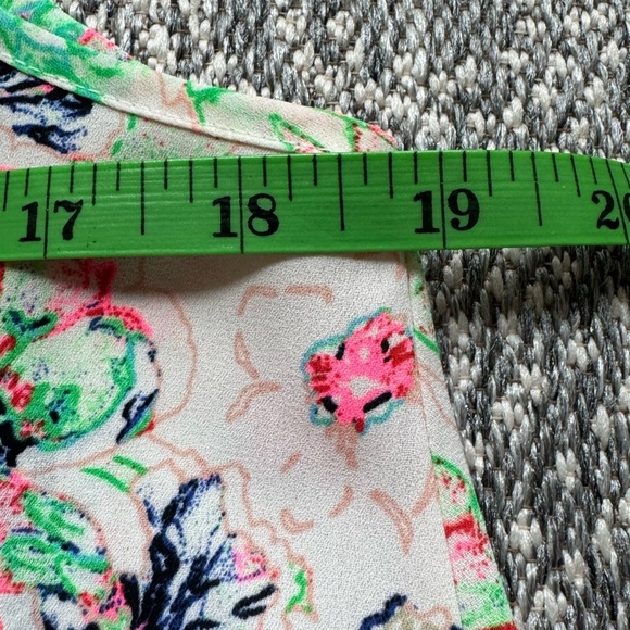 ASTR Lightweight Floral High Low Halter Top Blouse w/ Lace Design - Small - Picture 5 of 9